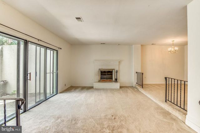 3863 PERSIMMON CIR, Fairfax, VA 22031