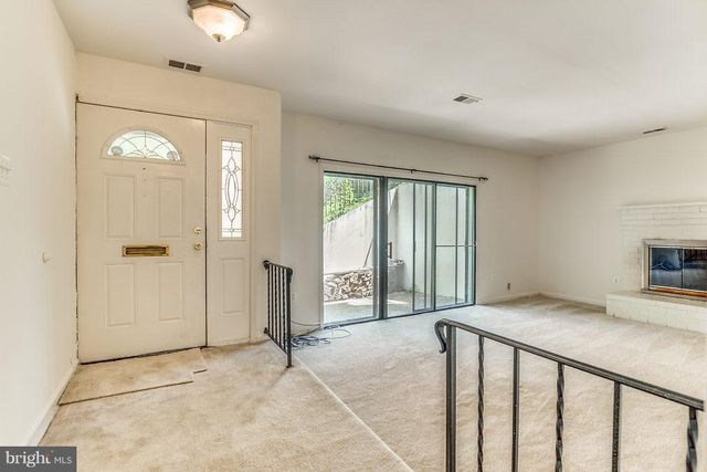 3863 PERSIMMON CIR, Fairfax, VA 22031