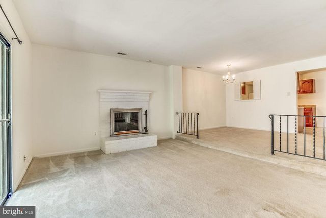 3863 PERSIMMON CIR, Fairfax, VA 22031