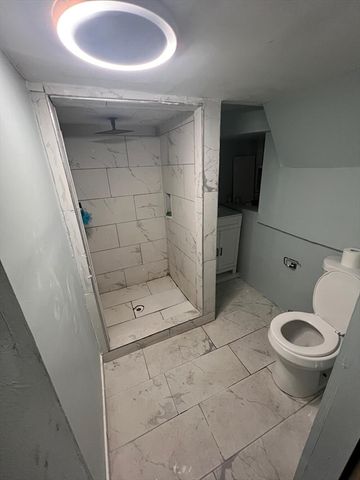 185 Dover St, Brockton, MA 02301