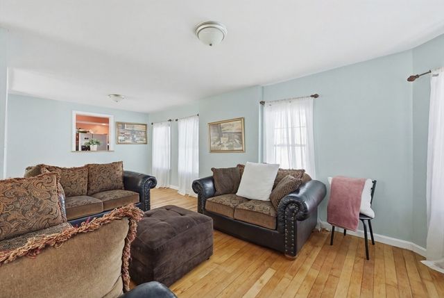 185 Dover St, Brockton, MA 02301