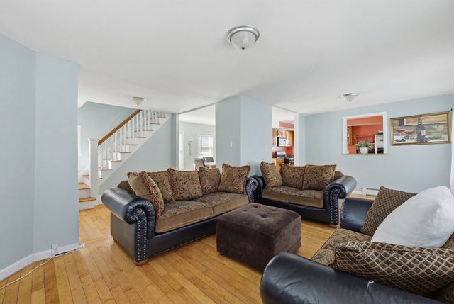 185 Dover St, Brockton, MA 02301