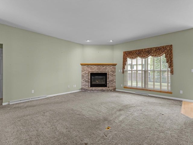 4721 W Whitetail COURT, Manitowoc, WI 54220