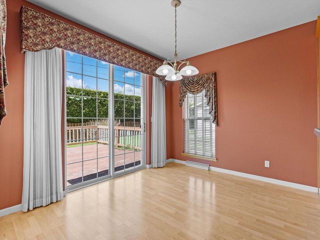 4721 W Whitetail COURT, Manitowoc, WI 54220