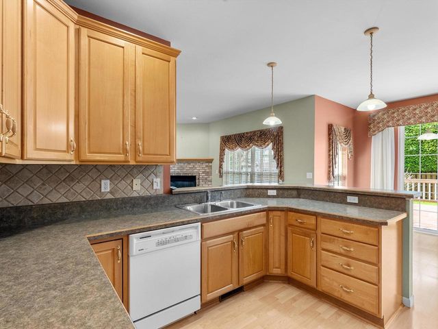4721 W Whitetail COURT, Manitowoc, WI 54220