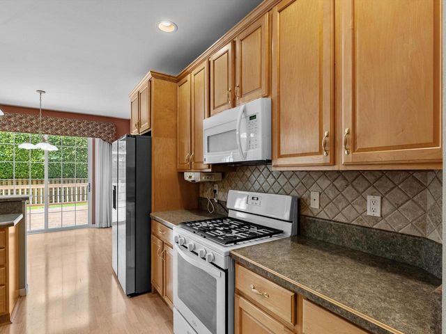 4721 W Whitetail COURT, Manitowoc, WI 54220