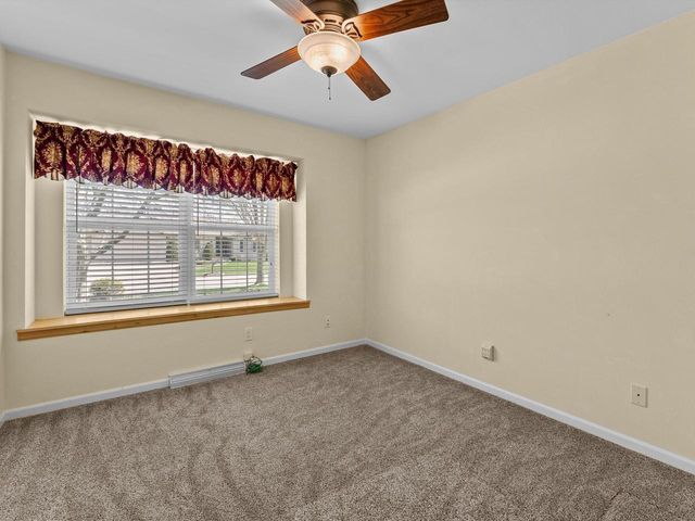 4721 W Whitetail COURT, Manitowoc, WI 54220