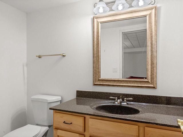 4721 W Whitetail COURT, Manitowoc, WI 54220