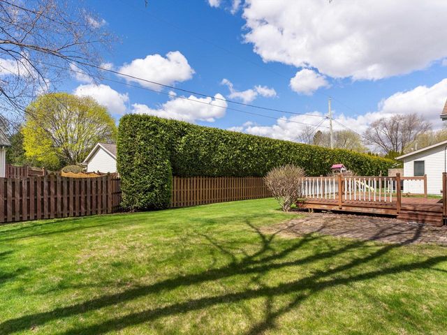4721 W Whitetail COURT, Manitowoc, WI 54220