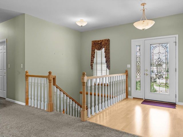 4721 W Whitetail COURT, Manitowoc, WI 54220