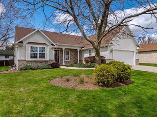 4721 W Whitetail COURT, Manitowoc, WI 54220