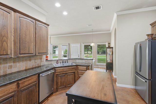 224 Hidden Creek Loop, Weatherford, TX 76085