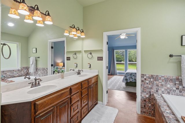 224 Hidden Creek Loop, Weatherford, TX 76085