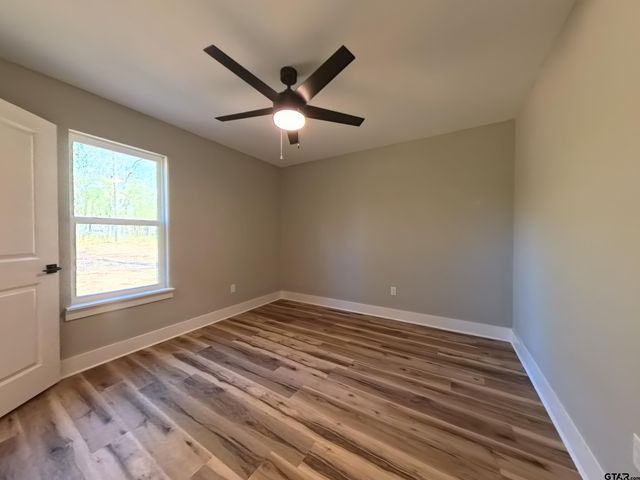 504 Post Oak Dr, Bullard, TX 75757