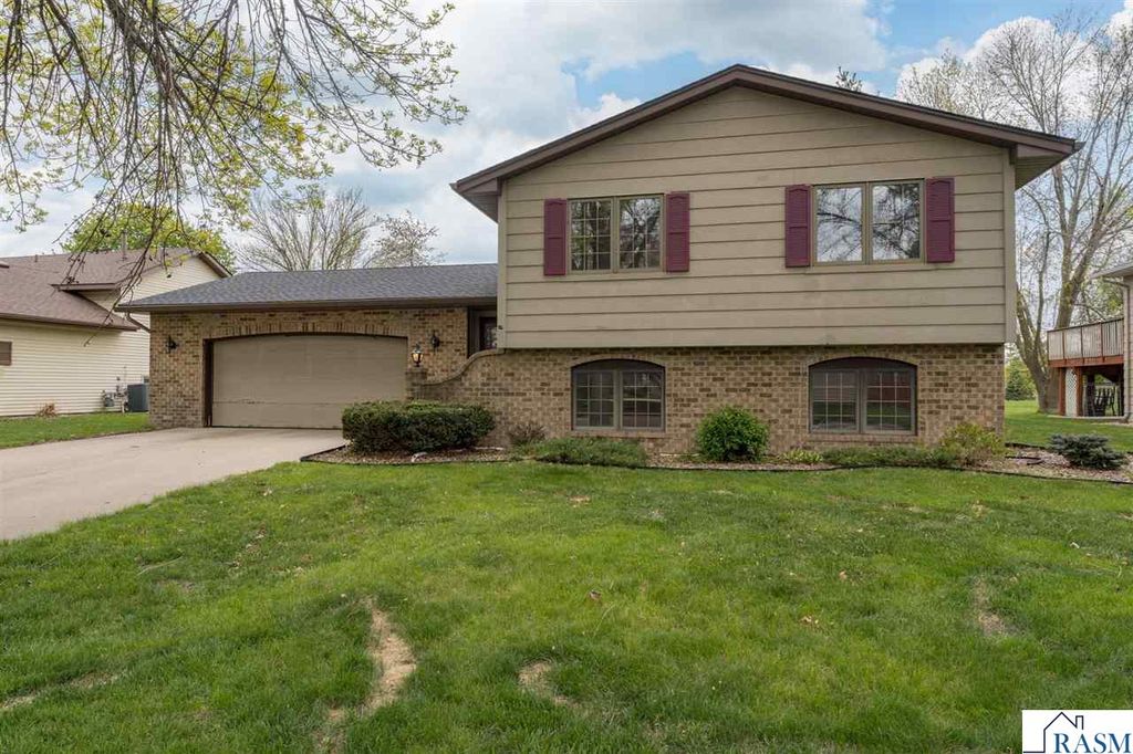 109 Cameo Lane, Mankato, MN 56001