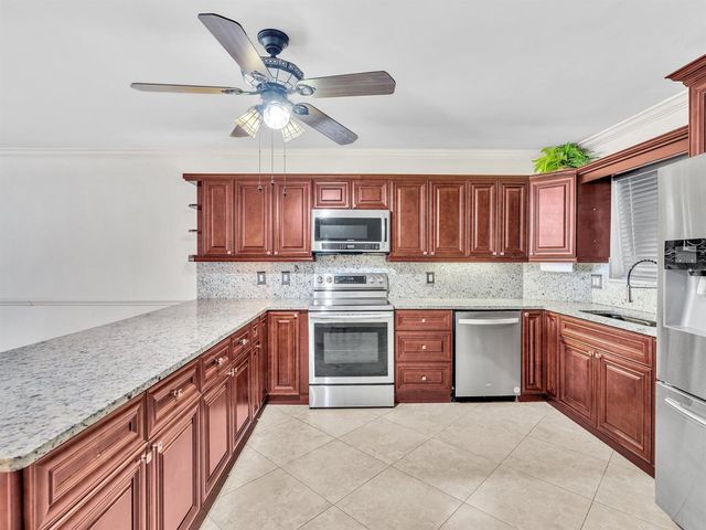 3031 NE 51st Street 403w, Fort Lauderdale, FL 33308