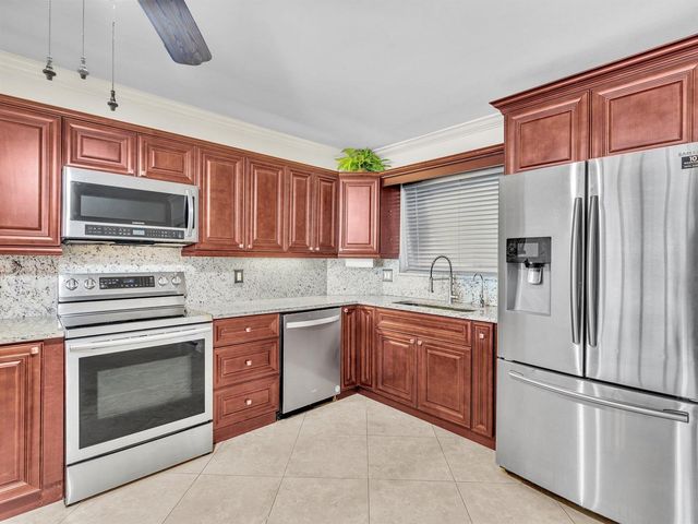 3031 NE 51st Street 403w, Fort Lauderdale, FL 33308