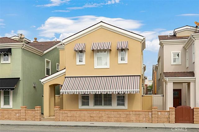 208 E Balboa Boulevard, Newport Beach, CA 92661