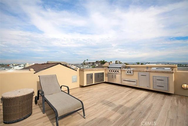 208 E Balboa Boulevard, Newport Beach, CA 92661