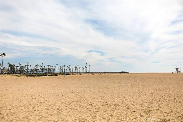 208 E Balboa Boulevard, Newport Beach, CA 92661