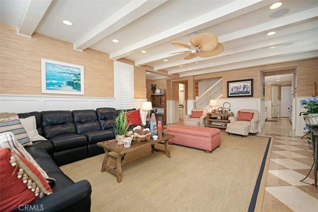 208 E Balboa Boulevard, Newport Beach, CA 92661