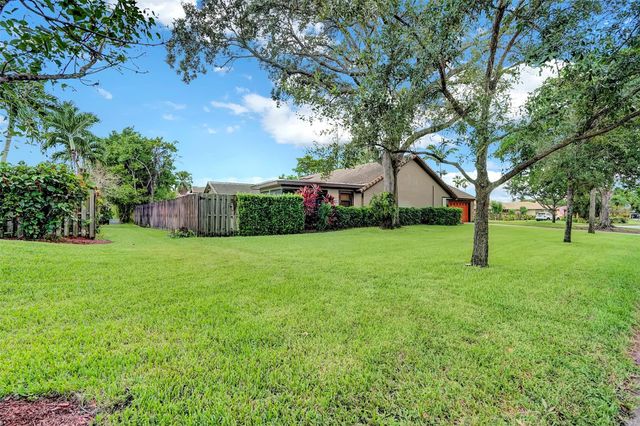 197 NW 104th Avenue, Coral Springs, FL 33071