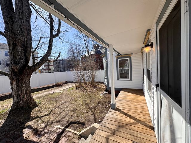 29 Abbott St 1, Worcester, MA 01602