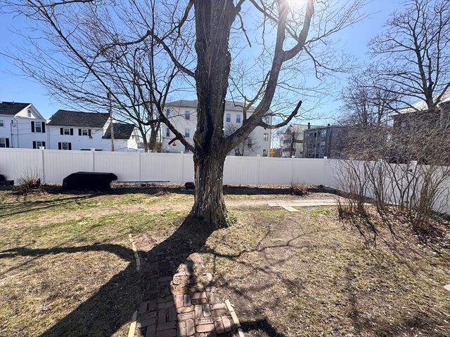 29 Abbott St 1, Worcester, MA 01602