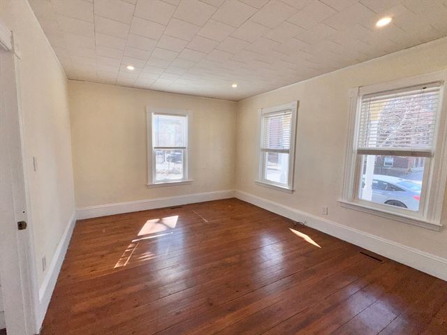 29 Abbott St 1, Worcester, MA 01602