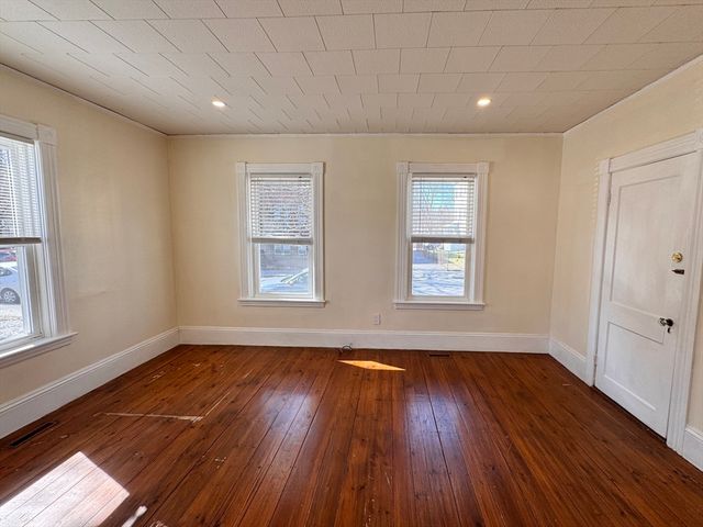 29 Abbott St 1, Worcester, MA 01602