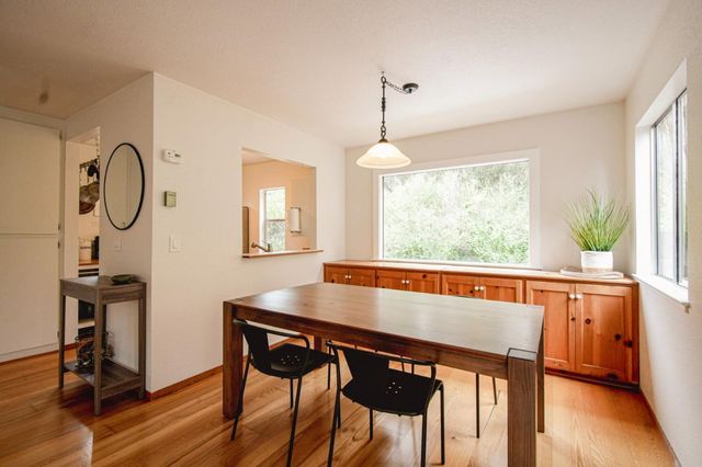 572 Palisades, Santa Cruz, CA 95062