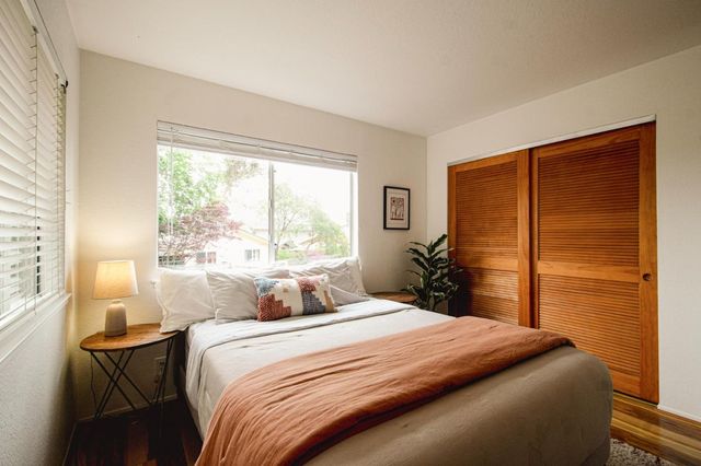 572 Palisades, Santa Cruz, CA 95062