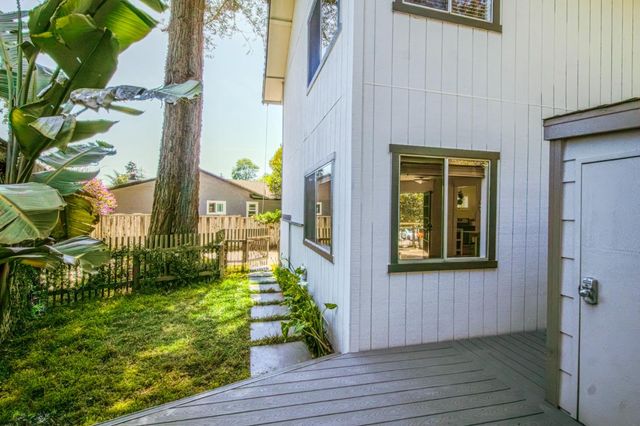 572 Palisades, Santa Cruz, CA 95062