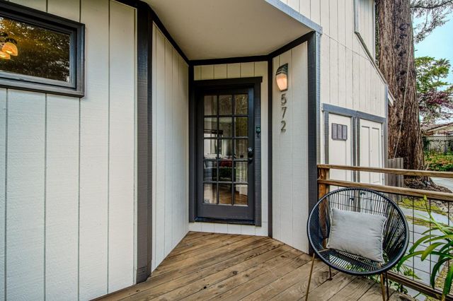 572 Palisades, Santa Cruz, CA 95062