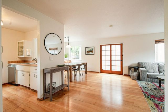 572 Palisades, Santa Cruz, CA 95062