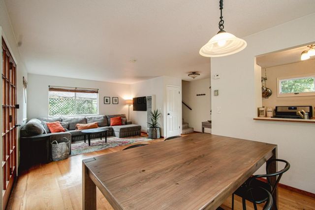 572 Palisades, Santa Cruz, CA 95062