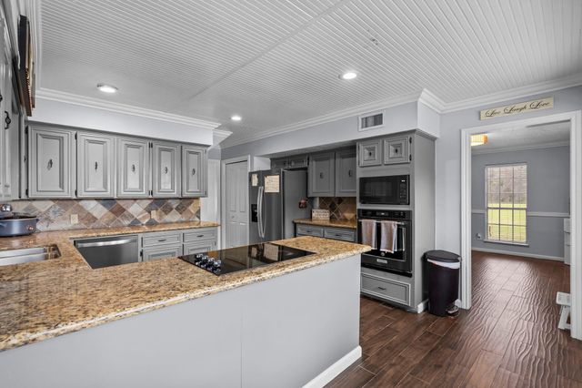 7009 Avenue R, Santa Fe, TX 77510