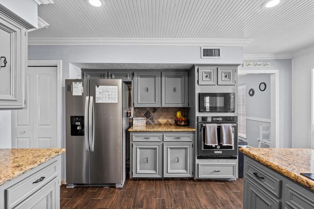 7009 Avenue R, Santa Fe, TX 77510