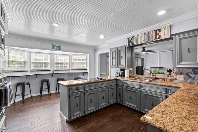 7009 Avenue R, Santa Fe, TX 77510