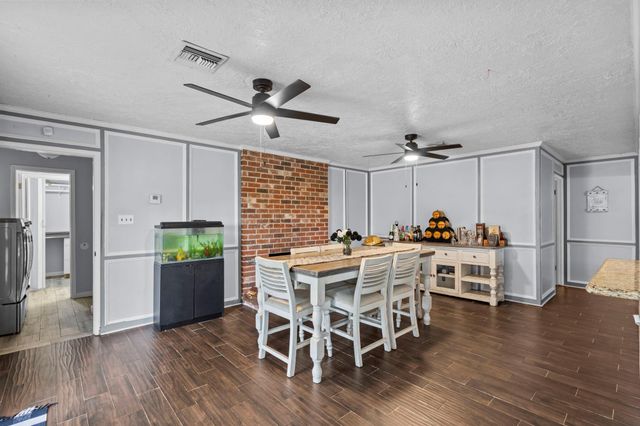 7009 Avenue R, Santa Fe, TX 77510