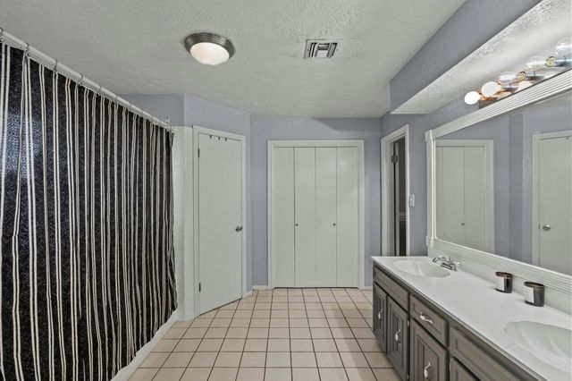 7009 Avenue R, Santa Fe, TX 77510
