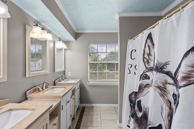 7009 Avenue R, Santa Fe, TX 77510