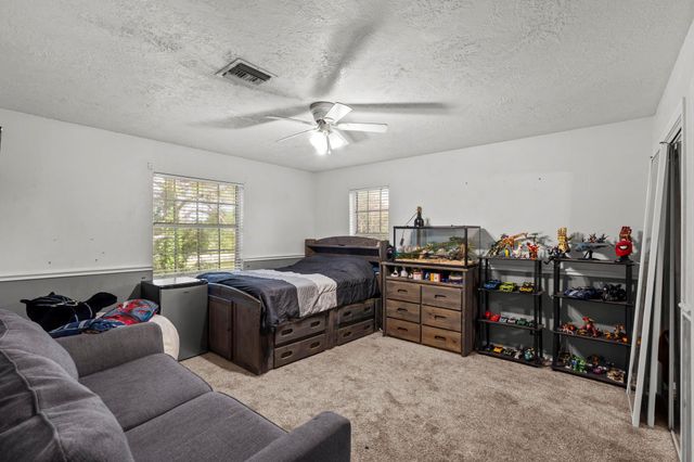 7009 Avenue R, Santa Fe, TX 77510