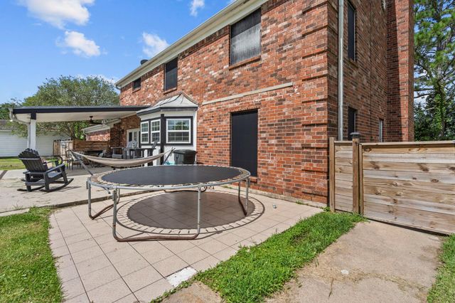 7009 Avenue R, Santa Fe, TX 77510