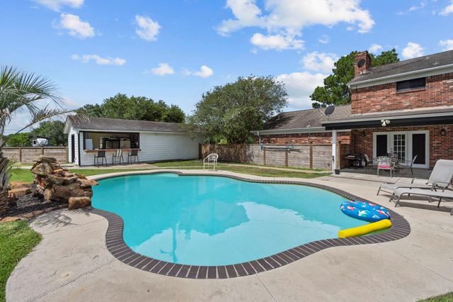 7009 Avenue R, Santa Fe, TX 77510