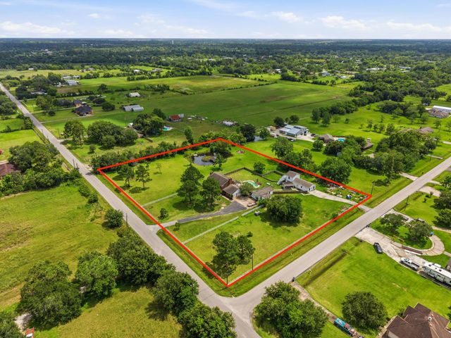 7009 Avenue R, Santa Fe, TX 77510