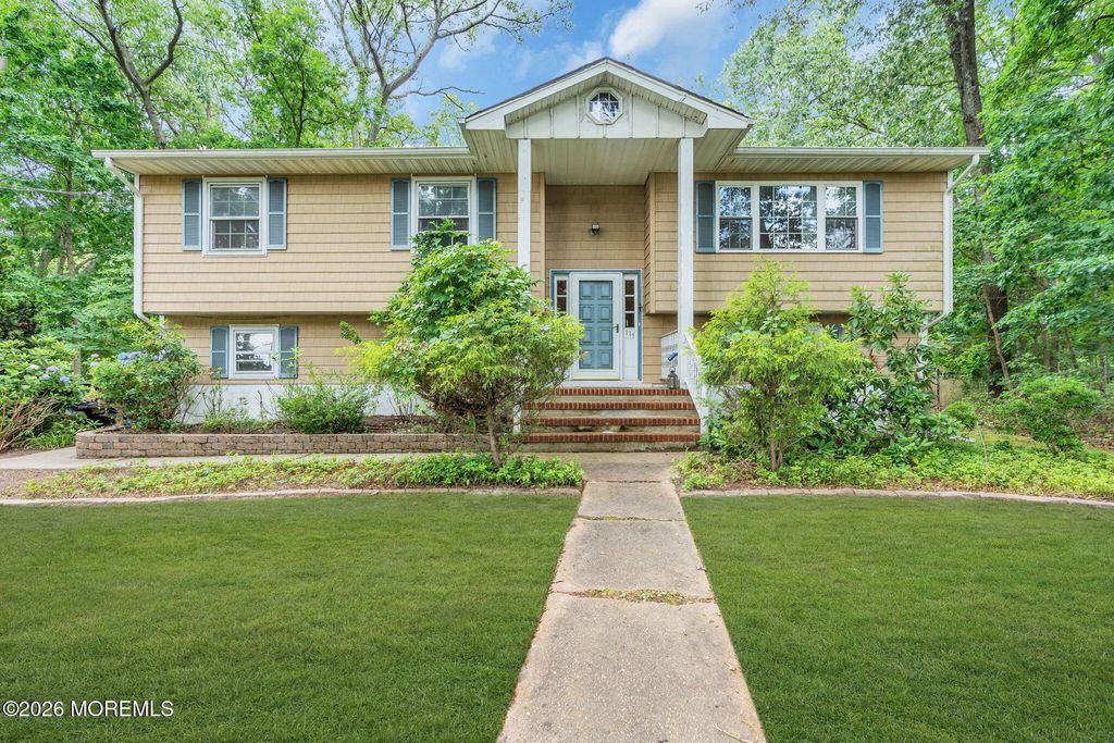 114 Locust Avenue, Howell, NJ 07731