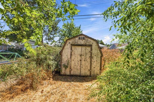 831 W MONTAGUE AVE, Salt Lake City, UT 84104