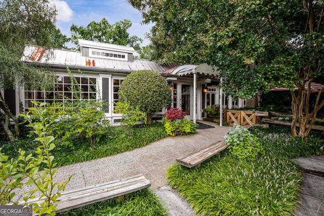 95 Blackland Road NW, Atlanta, GA 30342
