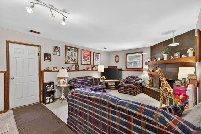 340 Independence Drive, Valparaiso, IN 46383